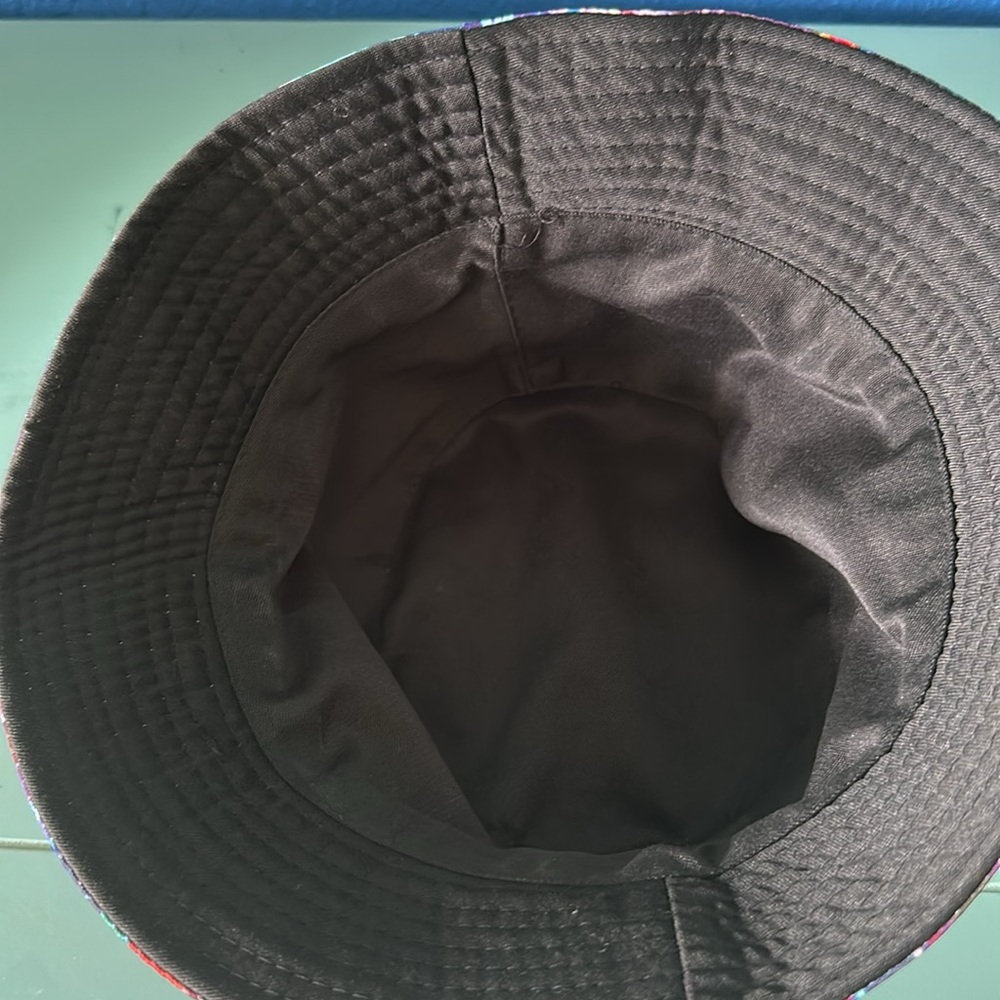 NWOT. Colorful Abstract Bucket Hat - Picture 5 of 6